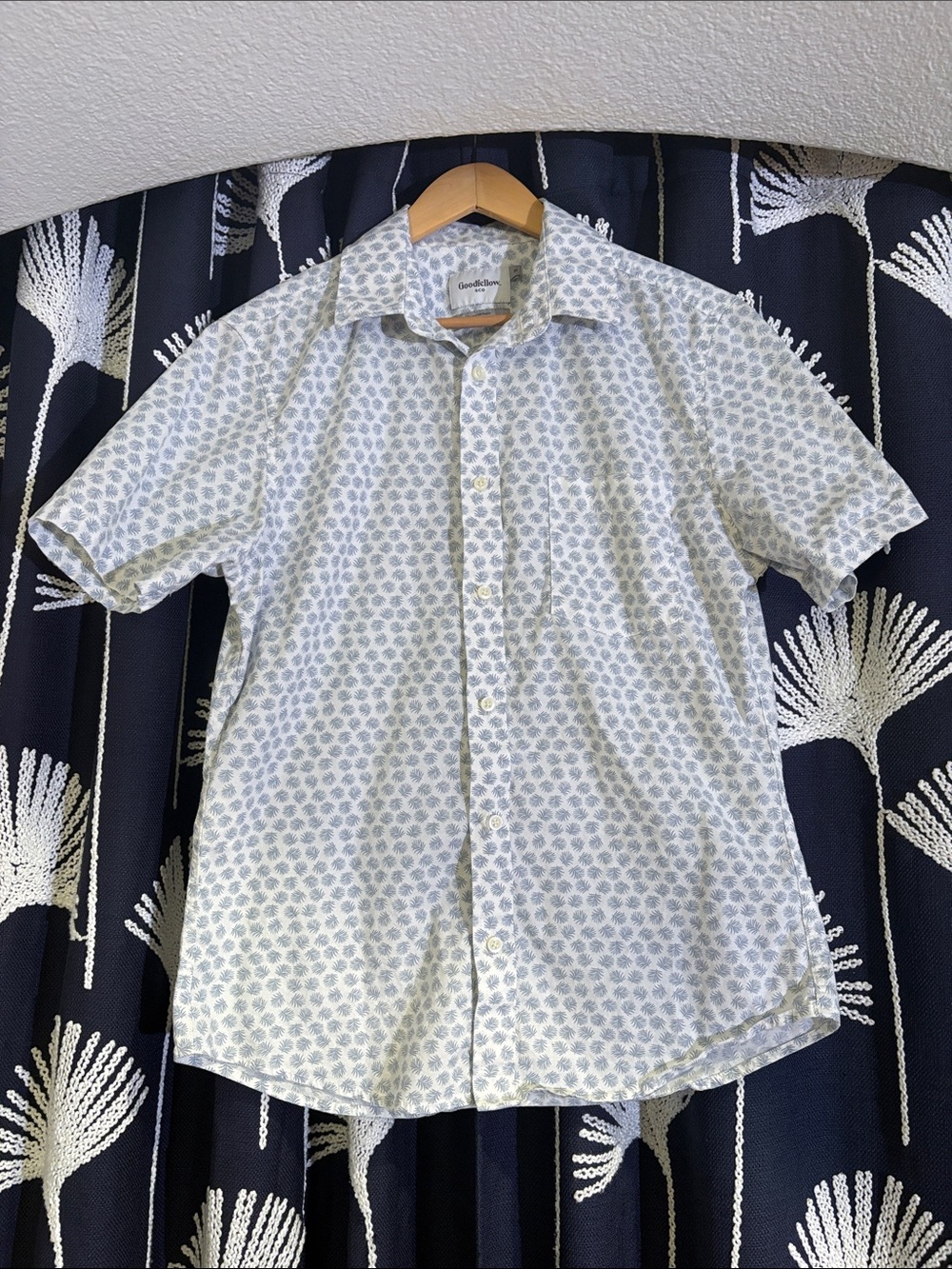 Goodfellow & Co Light Blue and White Short Sleeve Printed Button-Down Shirt